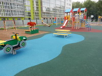Цветное резиновое покрытие из крошки на детских и спортивных площадках Уфы и Башкирии